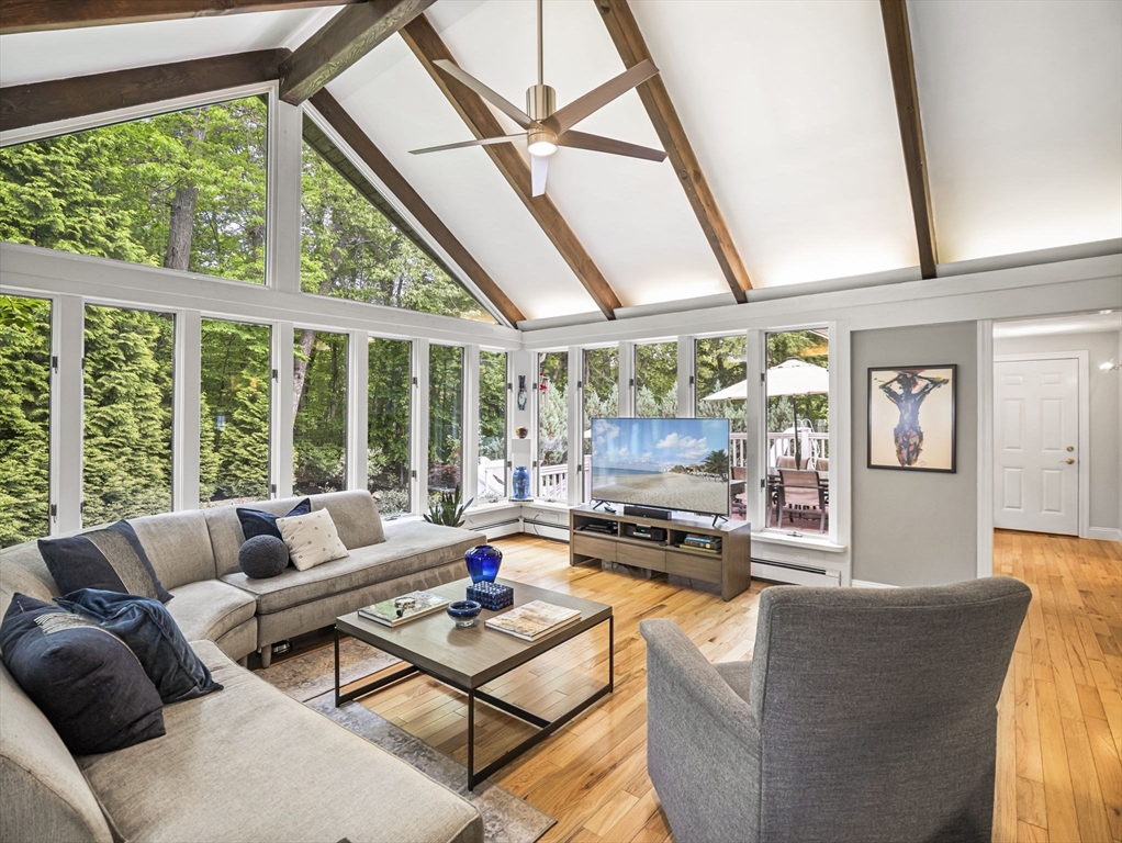 6 Sugarbush Lane