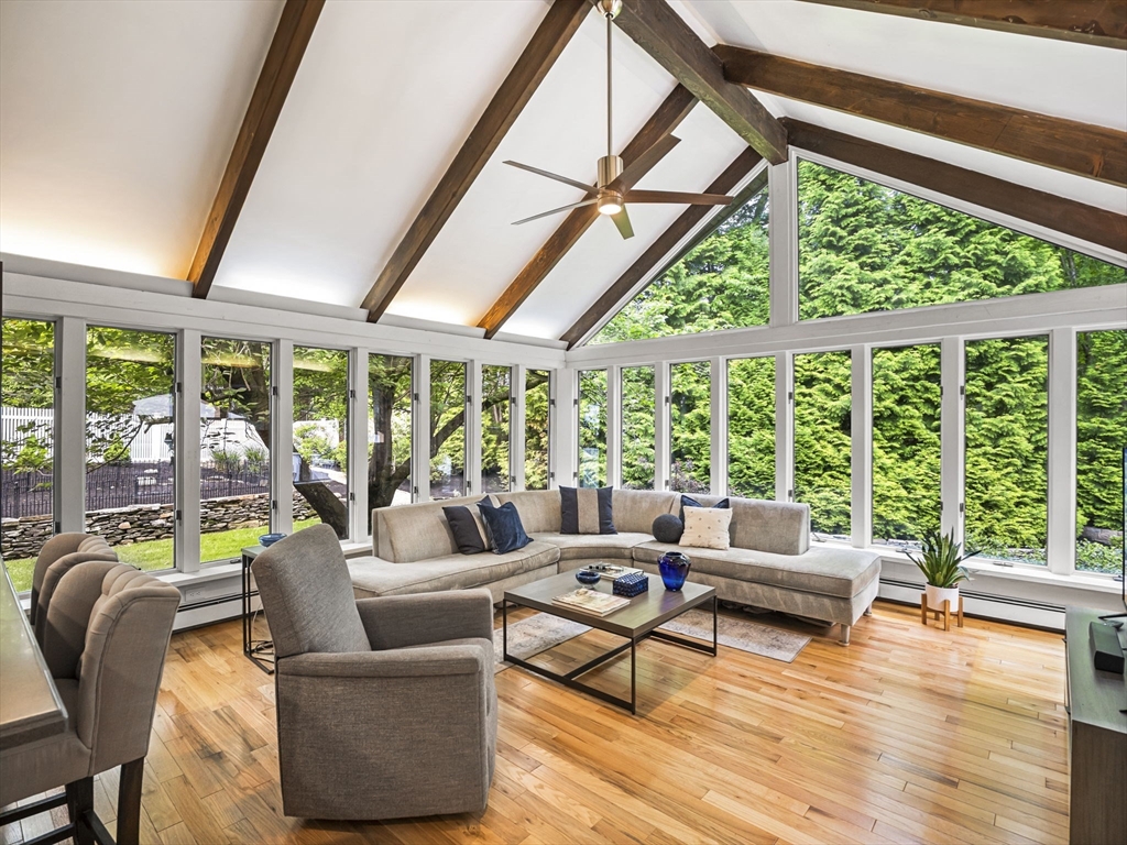 6 Sugarbush Lane