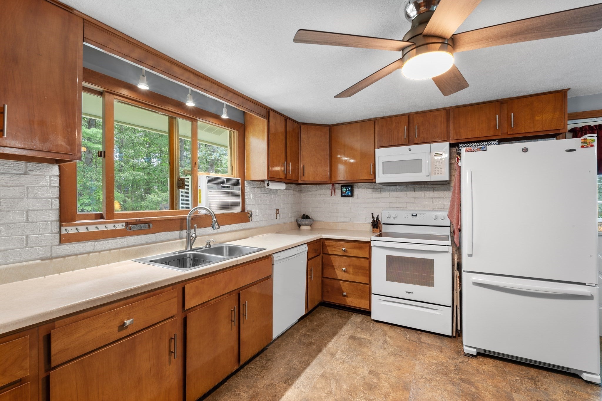 225 Taylor Rd, Stow, MA, 225 Taylor Rd, Stow, MA Photo #9