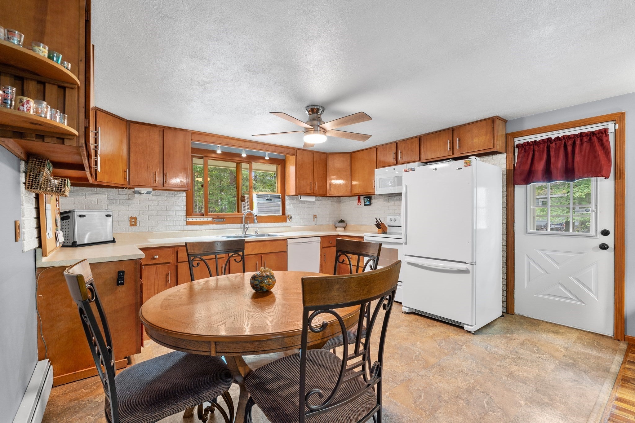 225 Taylor Rd, Stow, MA, 225 Taylor Rd, Stow, MA Photo #12