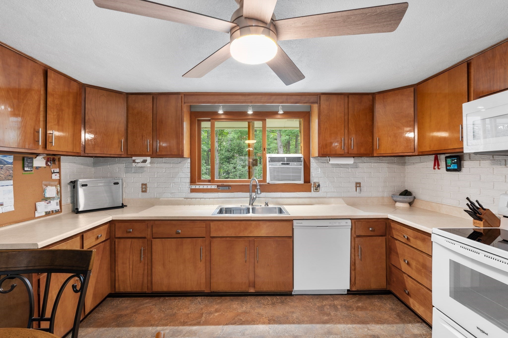 225 Taylor Rd, Stow, MA, 225 Taylor Rd, Stow, MA Photo #11
