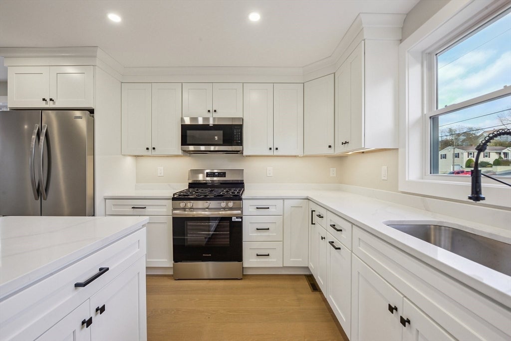 108 Stowe St #108, Fall River, MA, 108 Stowe St #108, Fall River, MA Photo #3