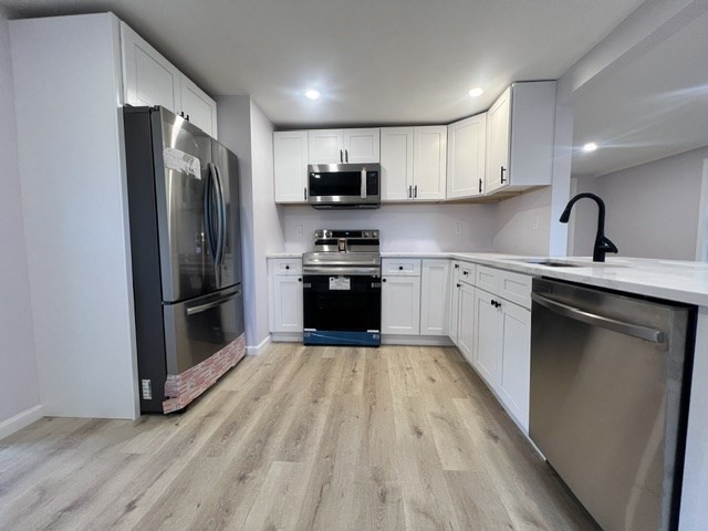 27 Dubois St