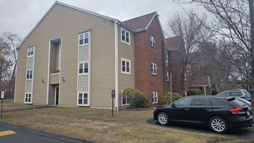 35 Longworth Ave 14