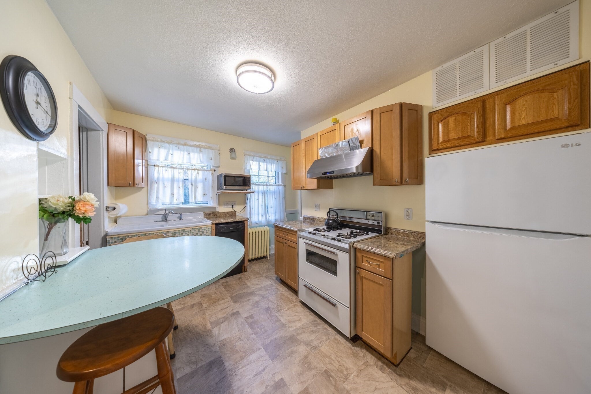 1876 Washington St #1, Newton, MA, 1876 Washington St #1, Newton, MA Photo #1