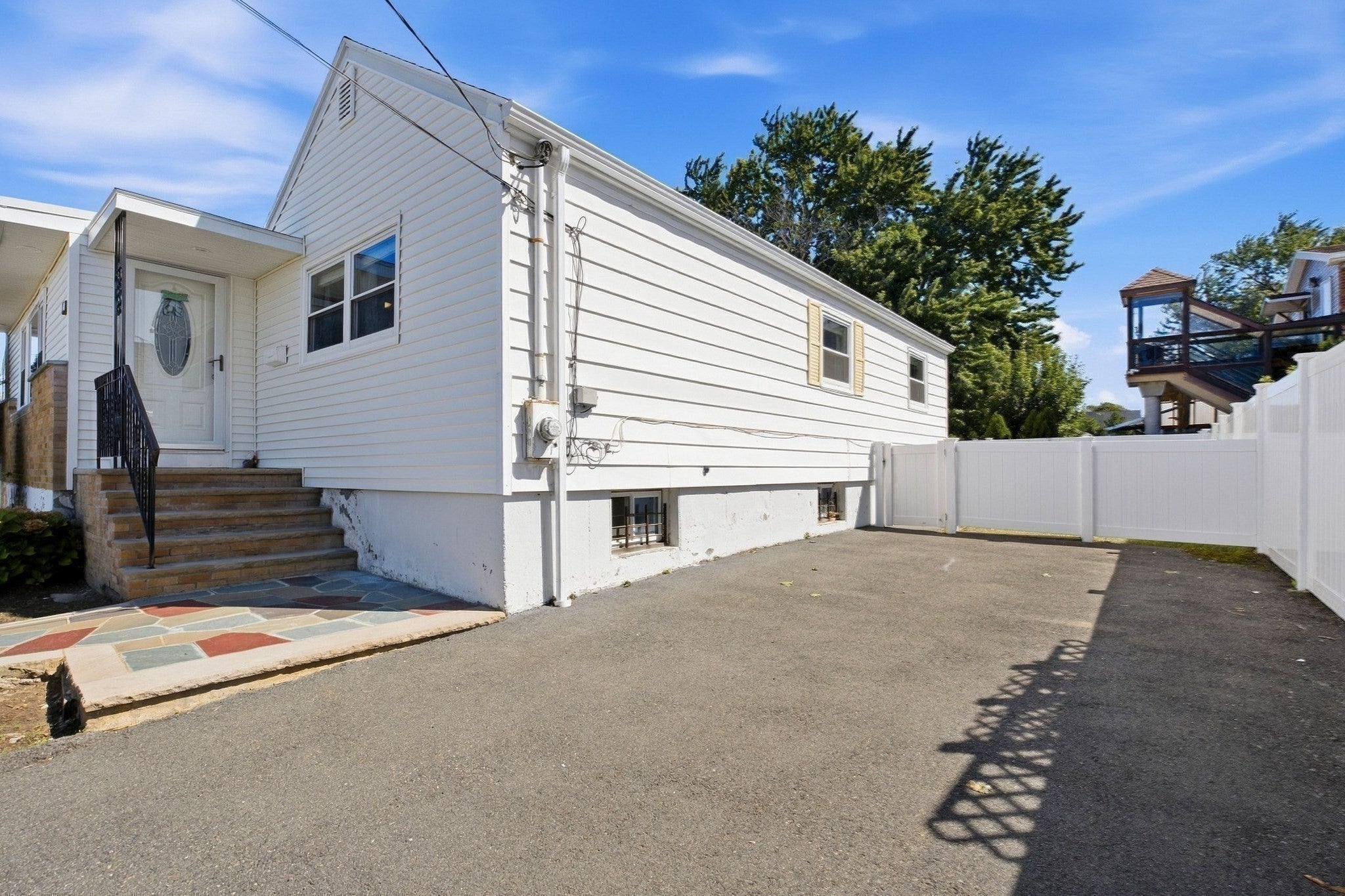195 Mills Ave