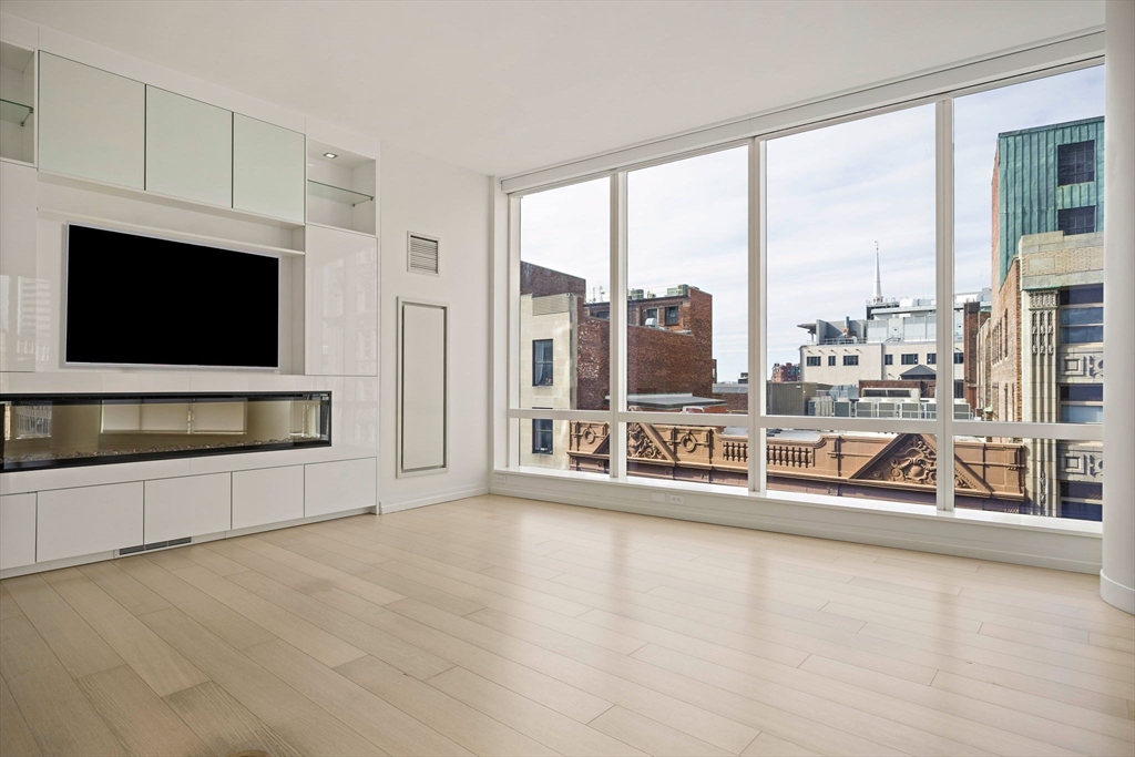 1 Franklin St 1004