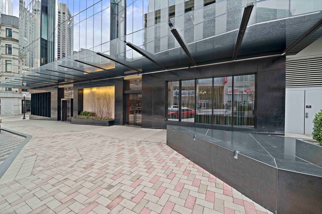 1 Franklin St 1004