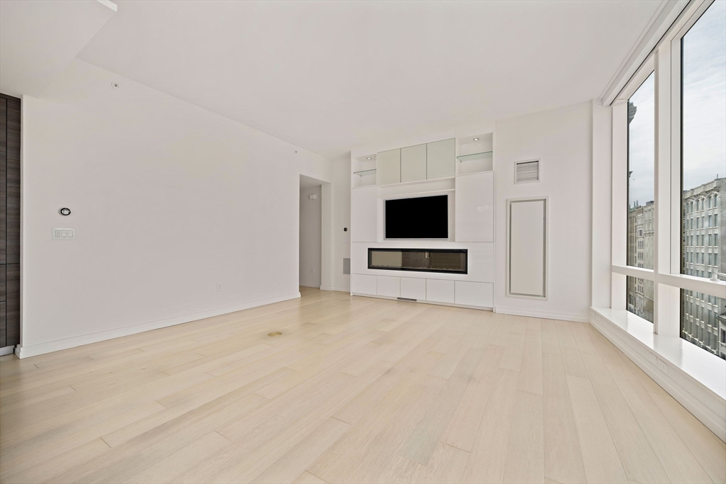 1 Franklin St 1004
