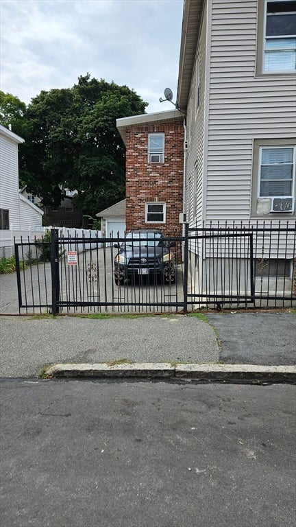 12 Warren St, Lawrence, MA, 12 Warren St, Lawrence, MA Photo #4