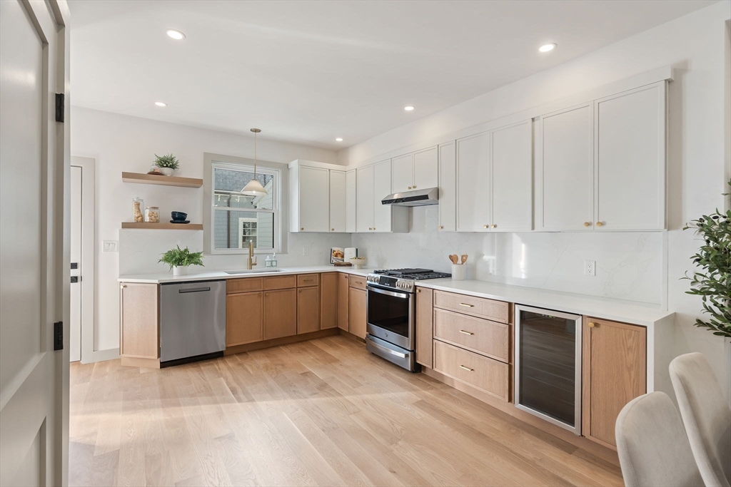 54 Oak St 54