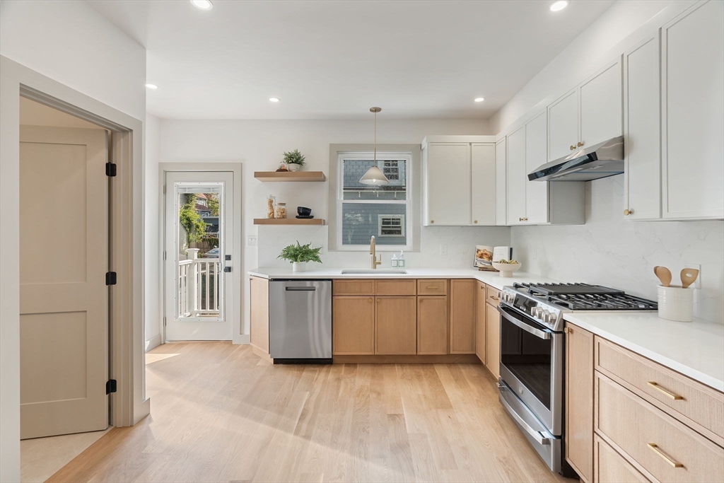54 Oak St 54