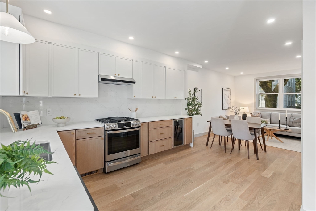 54 Oak St 54