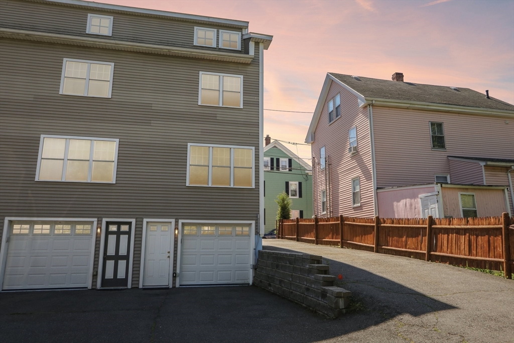 24 Harris St A