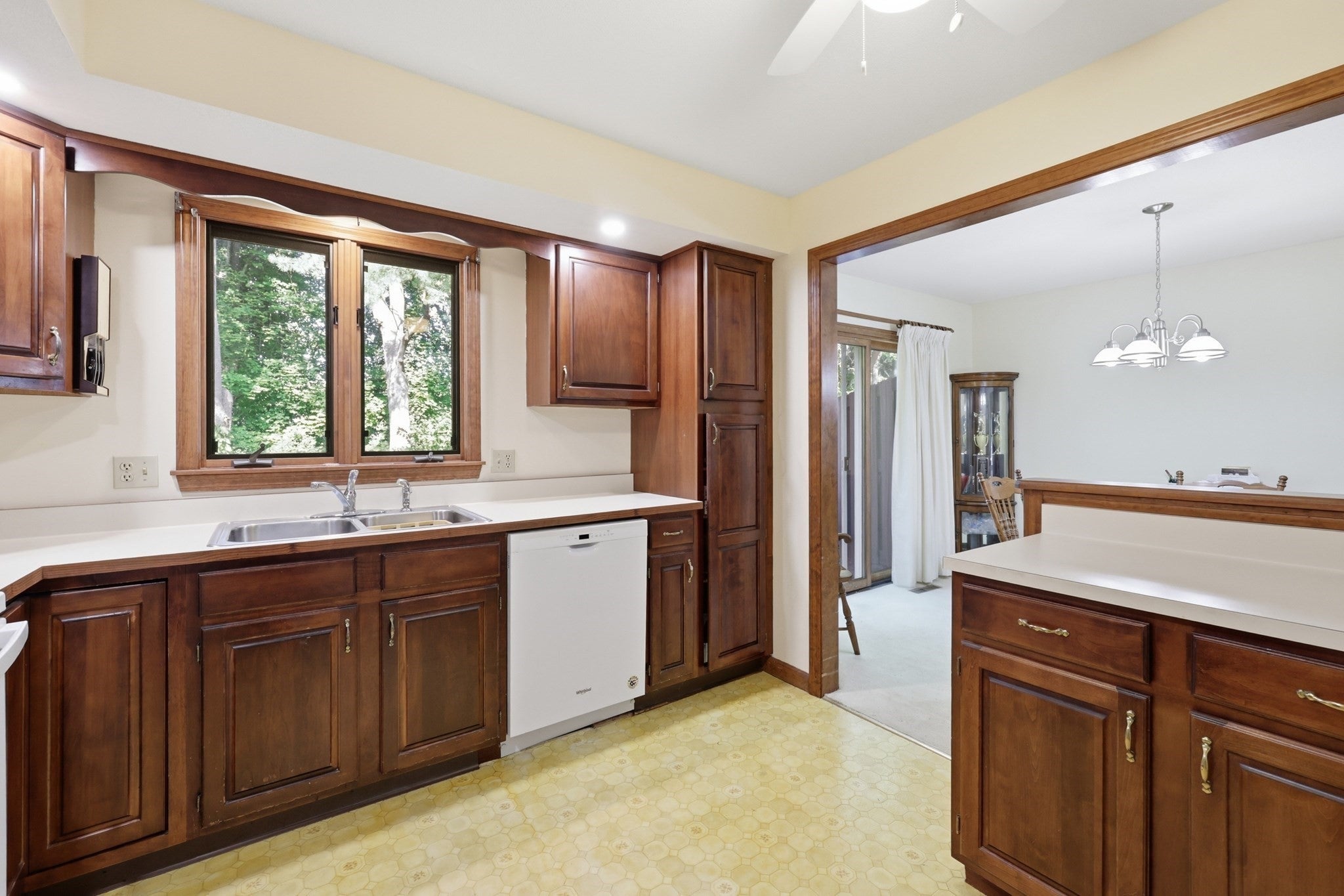 3 Castle Hill Rd #E, Agawam, MA, 3 Castle Hill Rd #E, Agawam, MA Photo #8