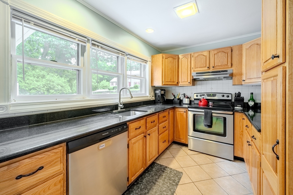 18 Sunset Rd