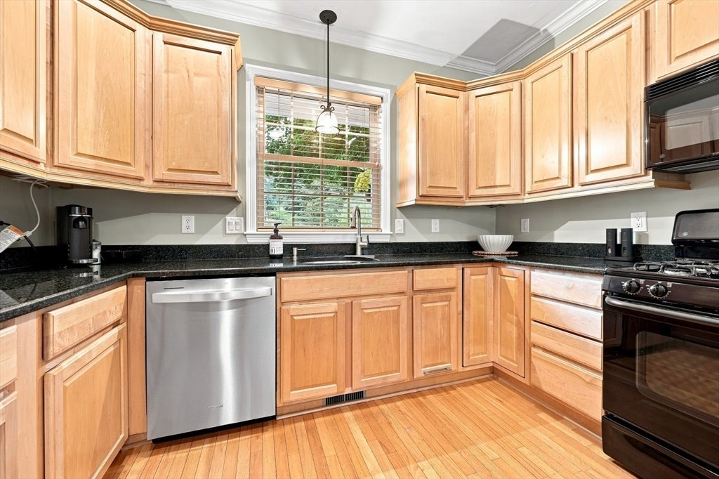 222 Mendon Street, Hopedale, MA Photo #5