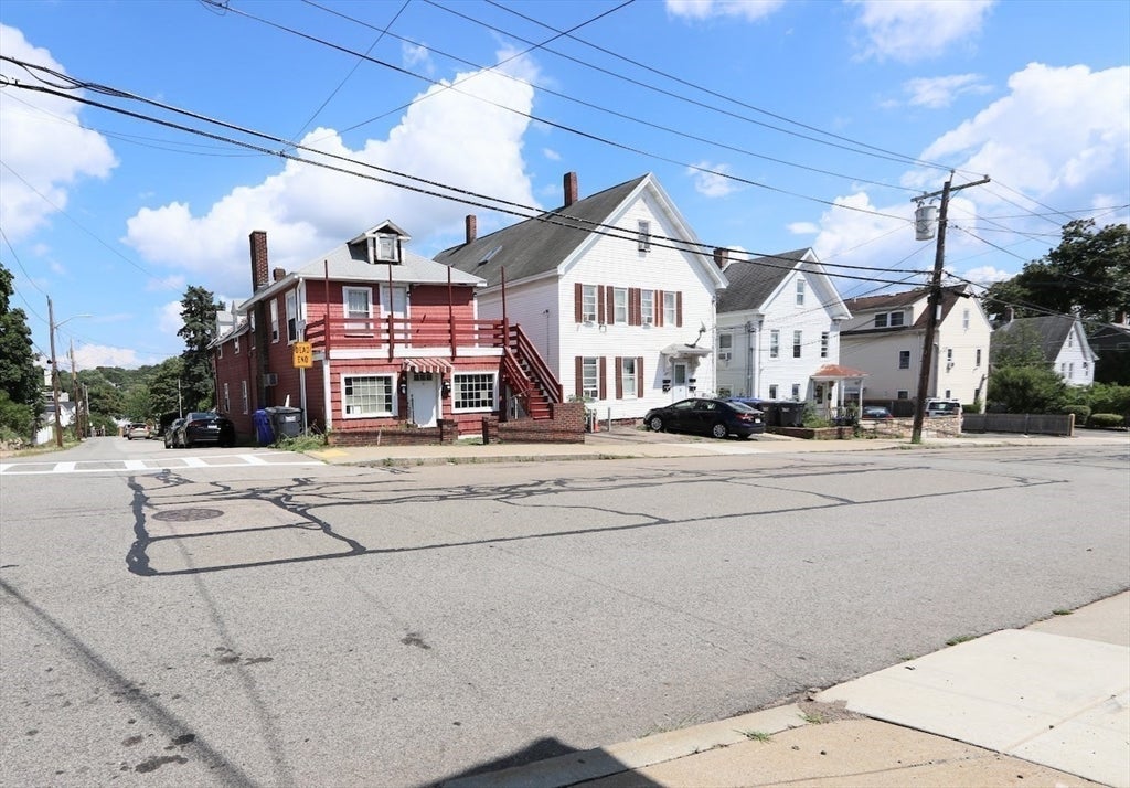 32 N Bow Street