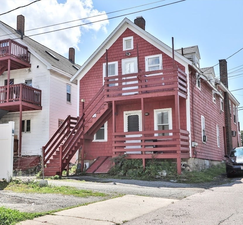 32 N Bow Street