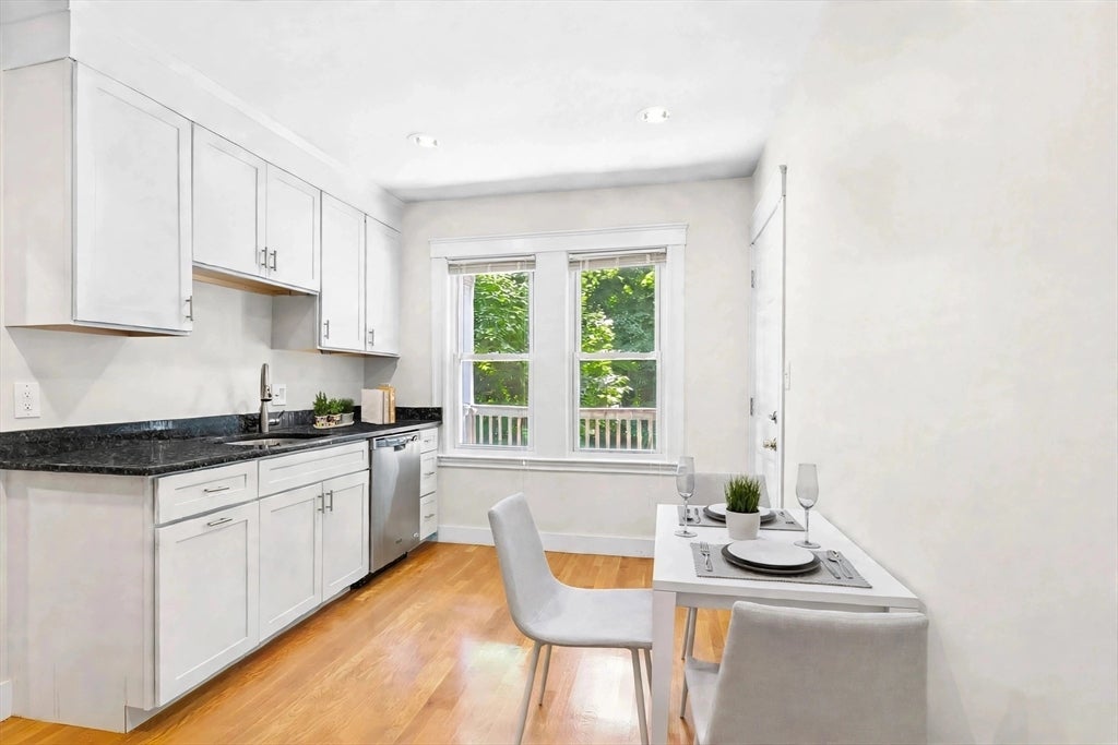 9 Bailey St #3, Boston, MA Photo #2