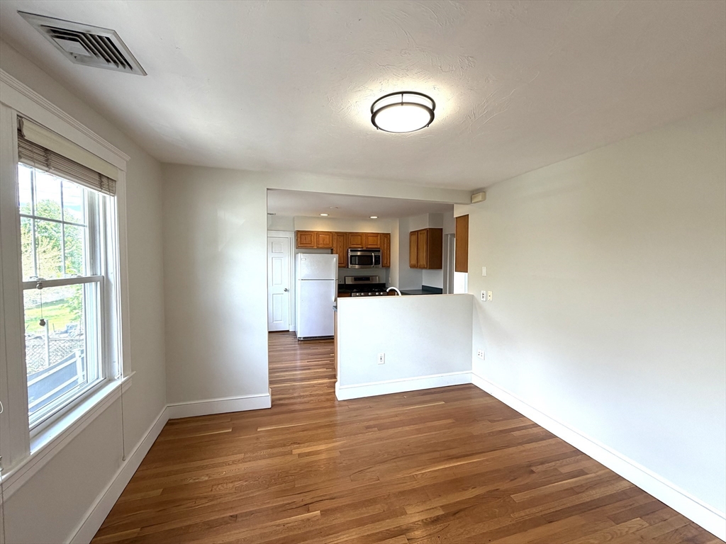 58 Dix St #58, Waltham, MA, 58 Dix St #58, Waltham, MA Photo #4