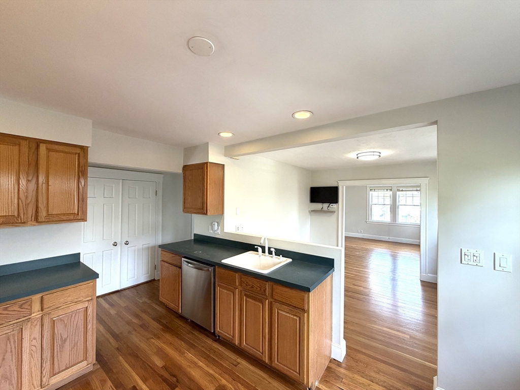 58 Dix St #58, Waltham, MA, 58 Dix St #58, Waltham, MA Photo #3