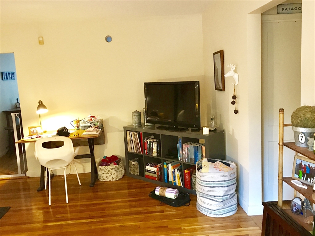 128 Beaconsfield Rd #2, Brookline, MA Photo #2