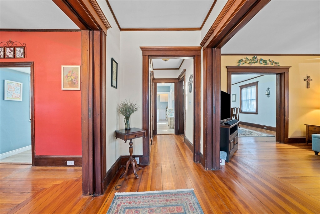 35 Hobart Ave