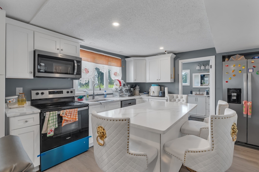 469 Middleboro Ave