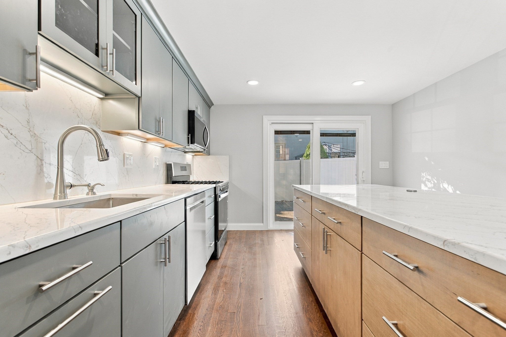 449 E 5th St #SF, Boston, MA Photo #2