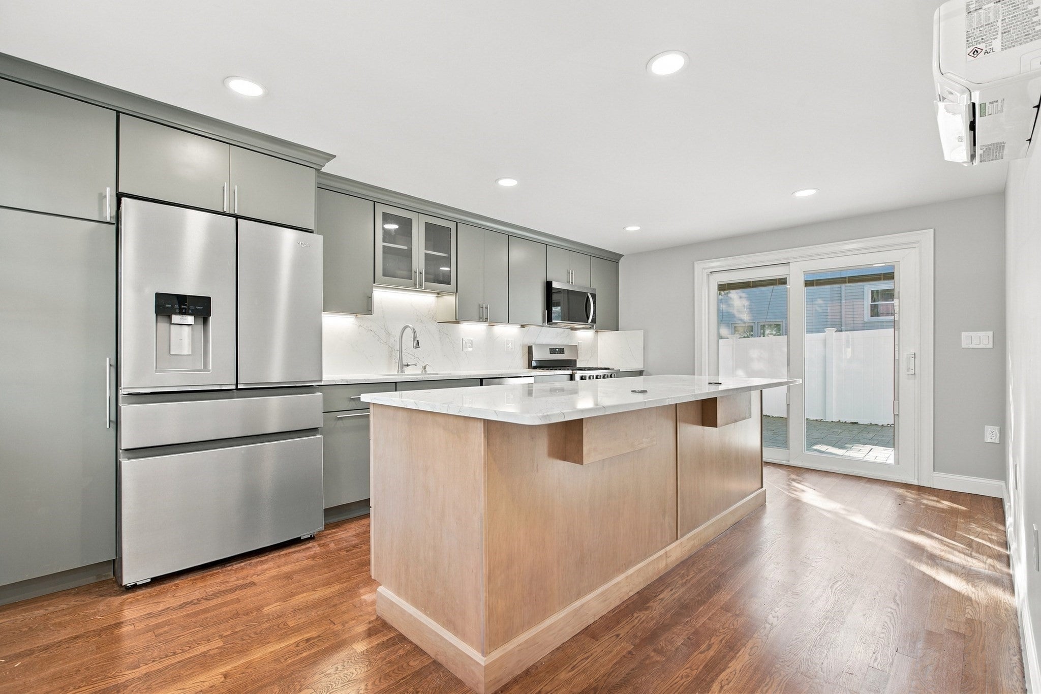 449 E 5th St #SF, Boston, MA Photo #1