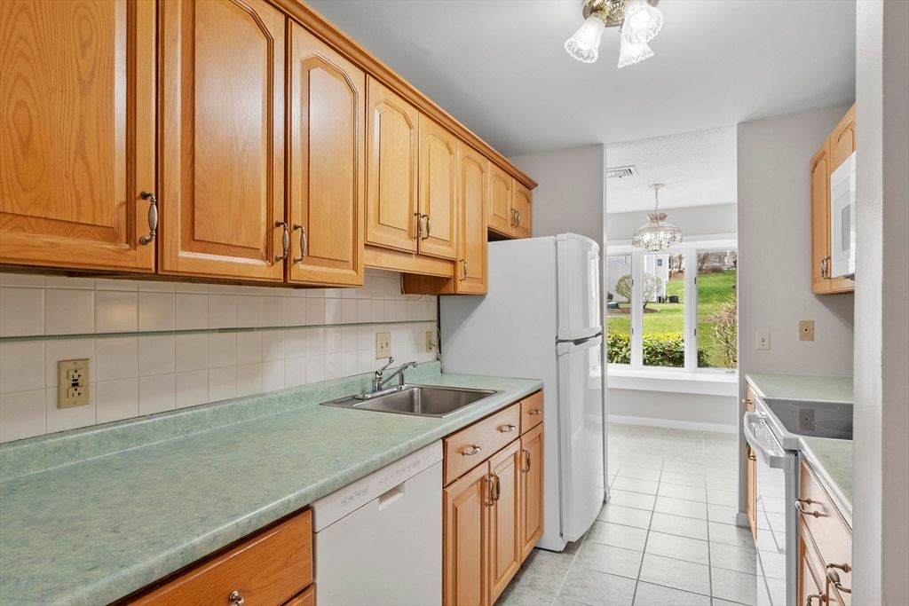 Photo of 93 Oakwood Lane #93, Worcester, MA 01604 (MLS # 73502993)