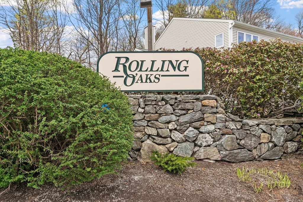 Photo of 93 Oakwood Lane #93, Worcester, MA 01604 (MLS # 73502993)