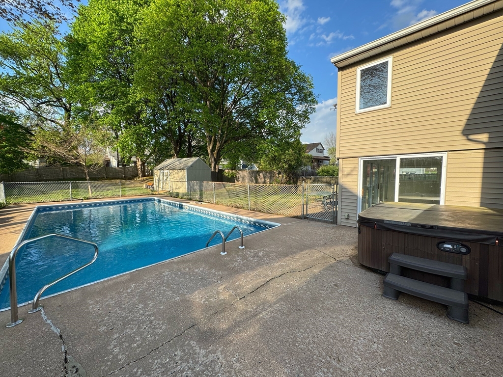 33 Pershing Ave