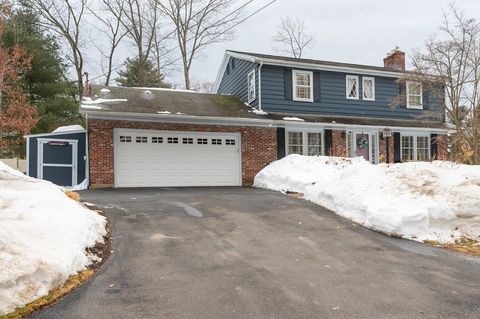 Photo of 51 Farmington Road, Nashua, NH 03060 (MLS # 73478920)