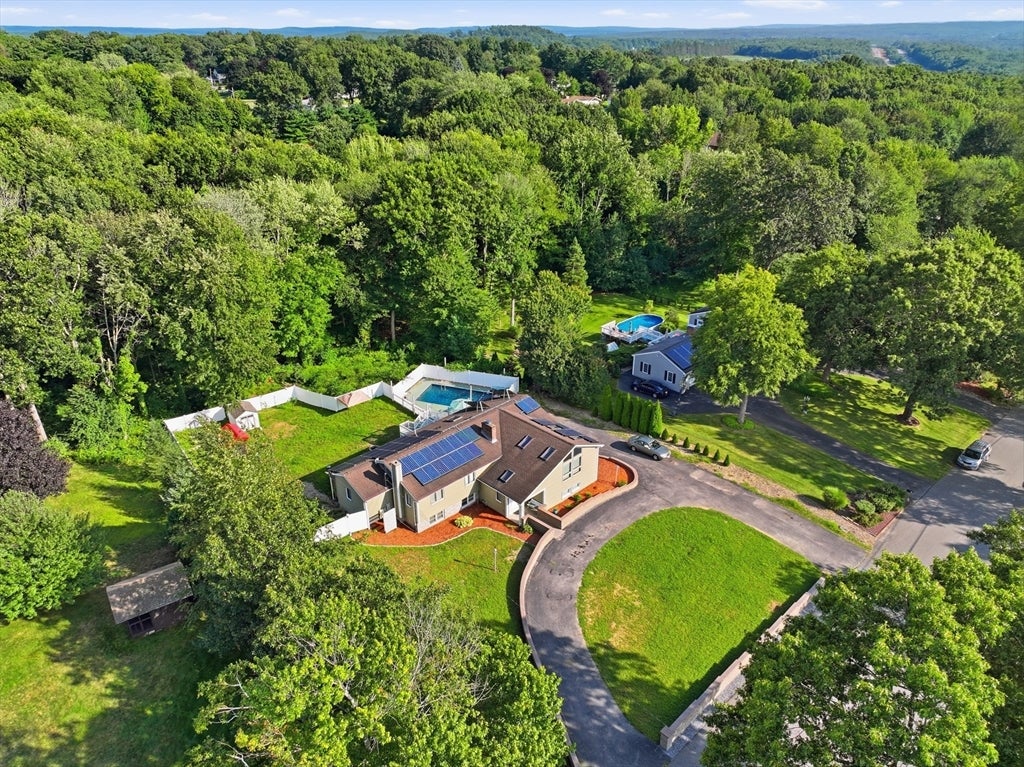 Photo of 68 Scenic Dr, Leominster, MA