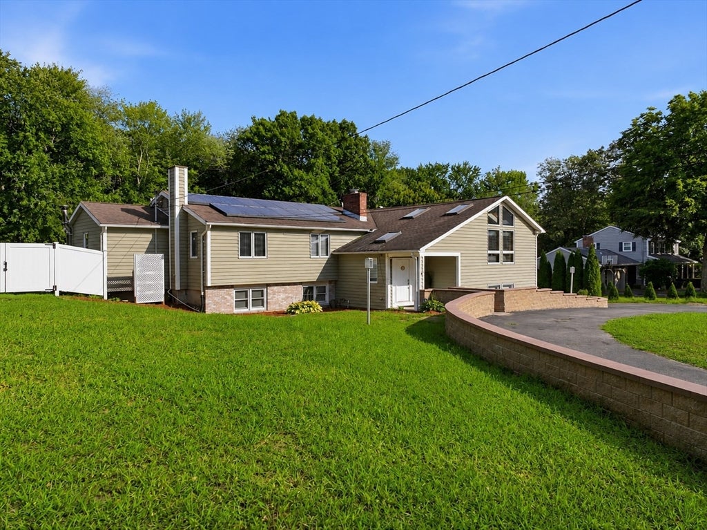 68 Scenic Dr, Leominster, MA Photo #4