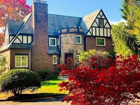 5 Old Brook Dr Worcester MA 01609