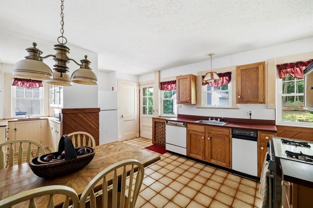 121 Farmington Ave