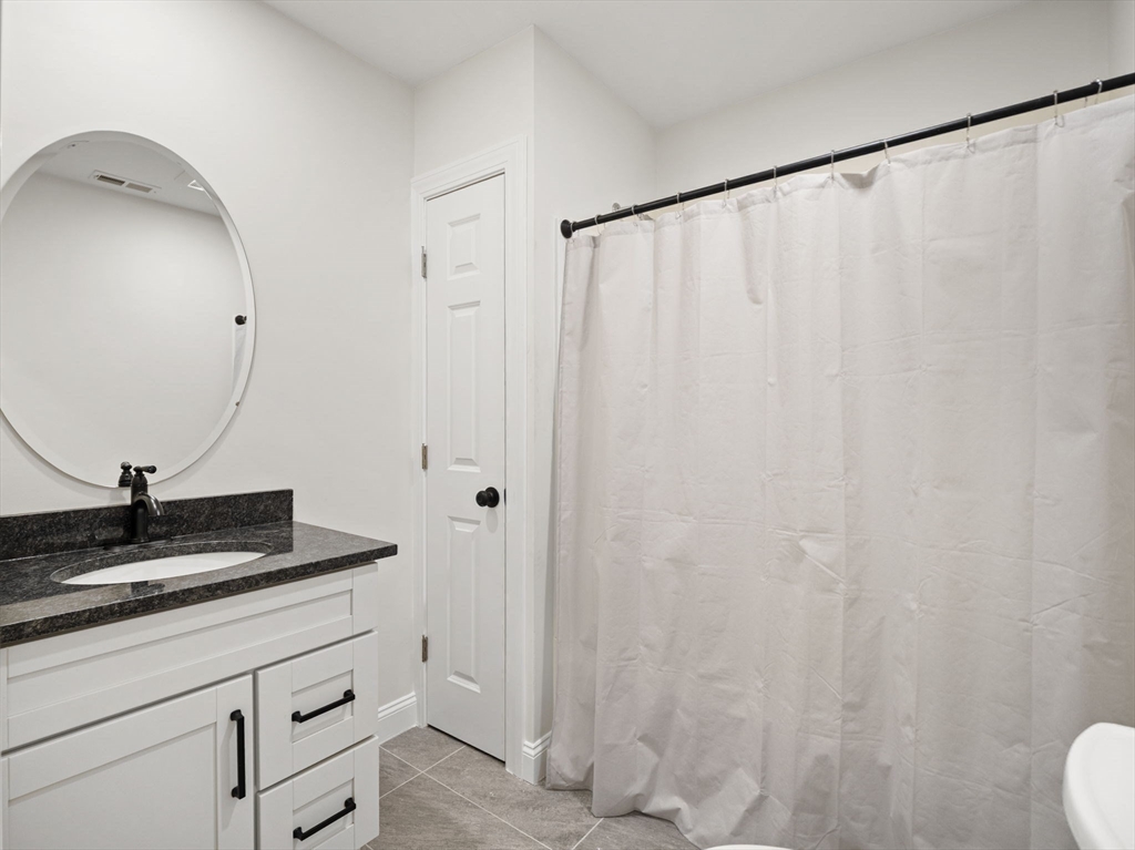 Revere, Massachusetts 02151, United States, 3 Bedrooms Bedrooms, ,2 BathroomsBathrooms,Residential,Contingent,207283