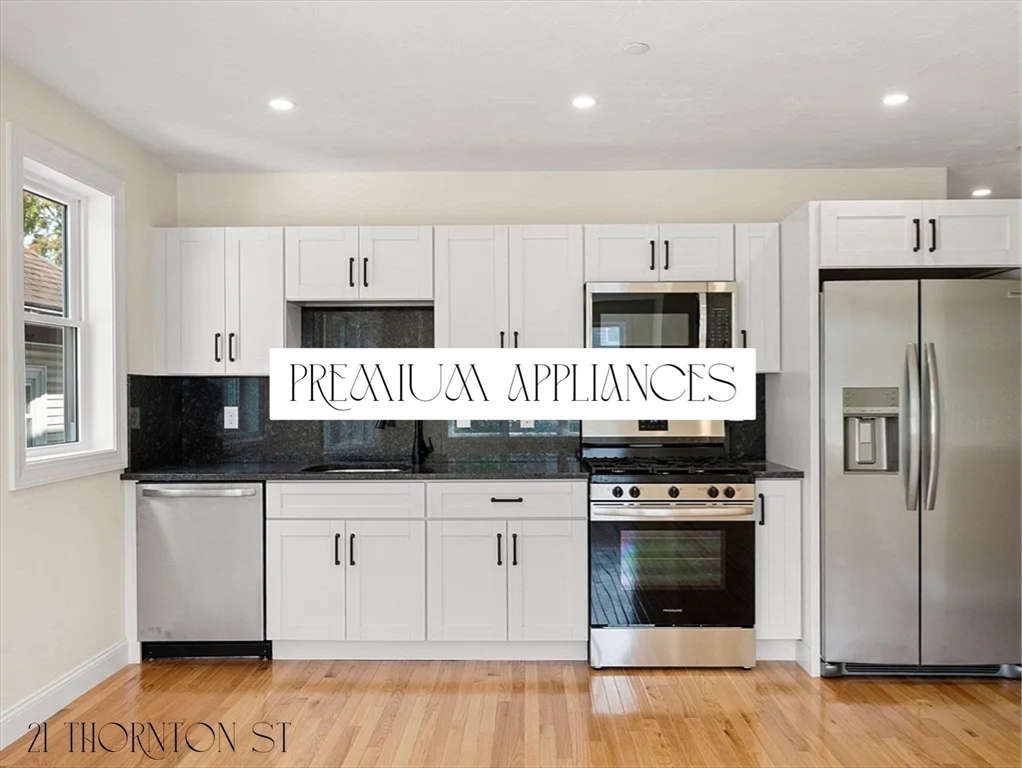 Revere, Massachusetts 02151, United States, 3 Bedrooms Bedrooms, ,2 BathroomsBathrooms,Residential,Contingent,207283