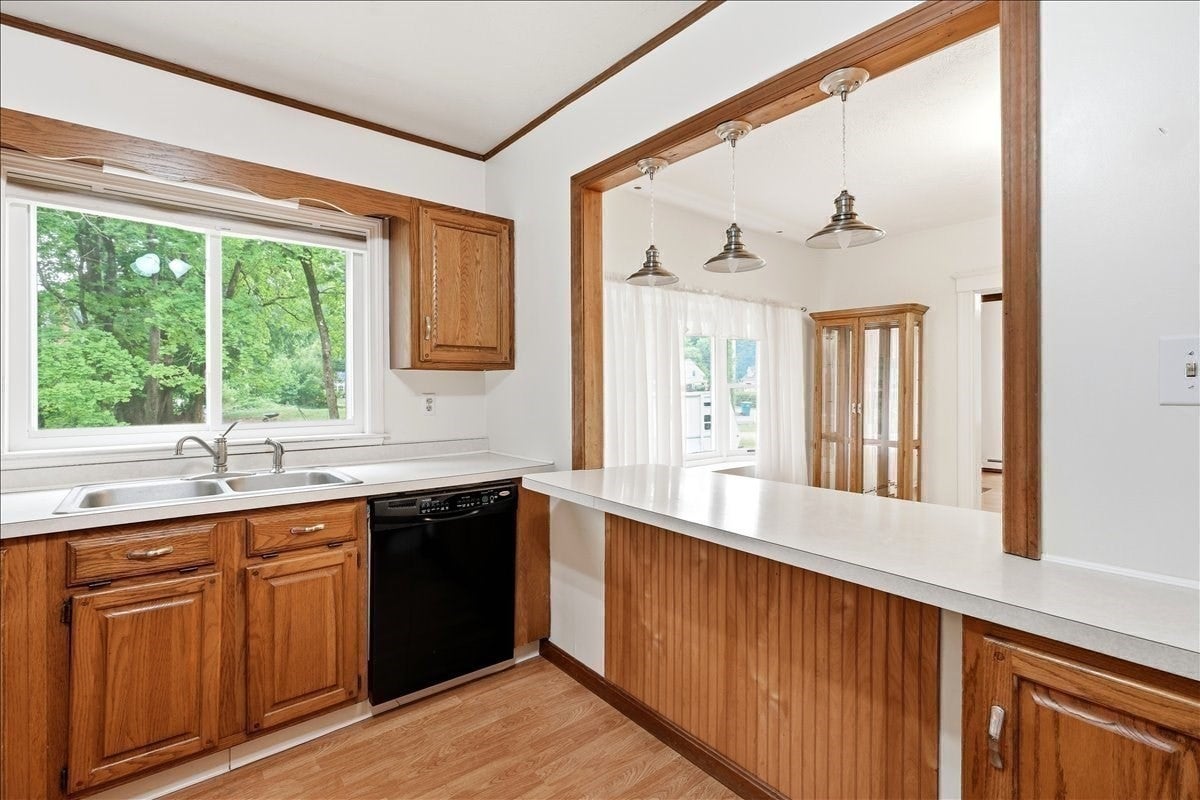 15 Walnut St, West Bridgewater, MA Photo #12