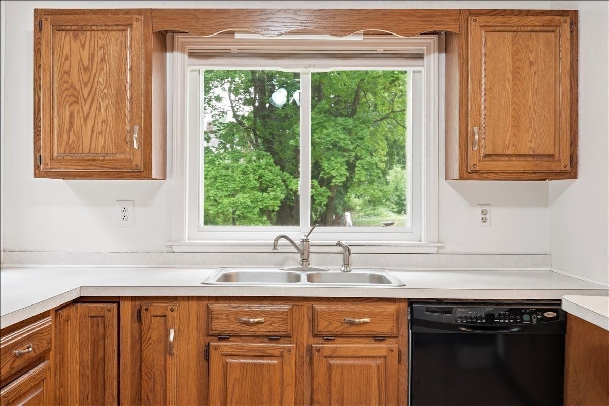 15 Walnut St, West Bridgewater, MA Photo #13