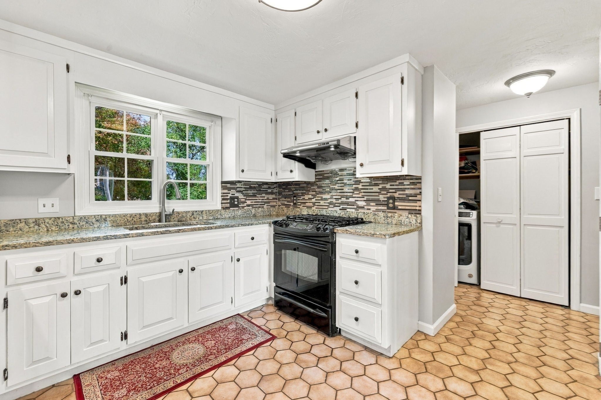 293 Davis St, Northborough, MA Photo #14