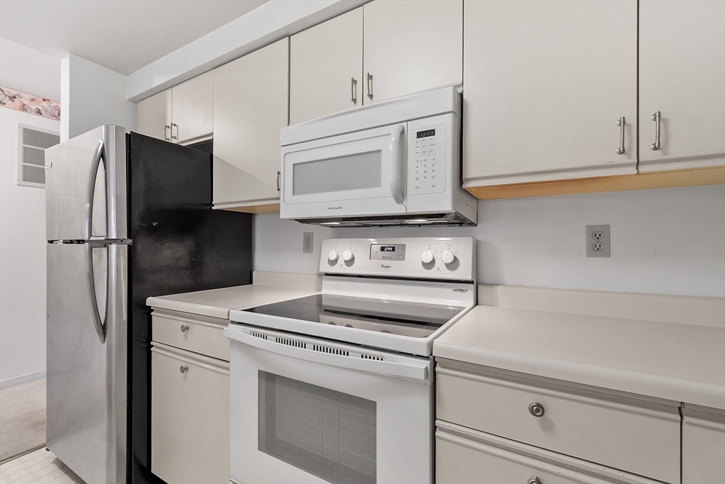 148 Main Street S327