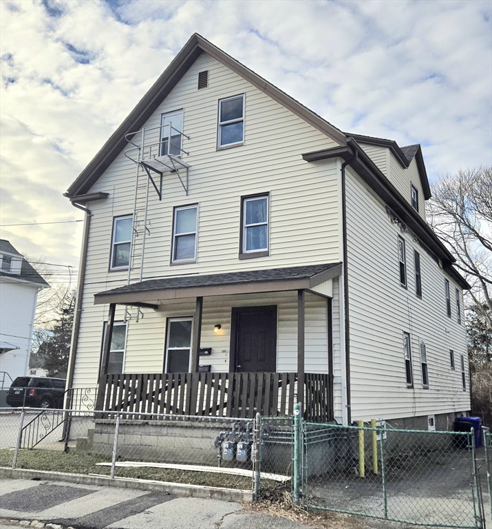 Click for 25 Myrtle St #3R, Taunton, MA slideshow