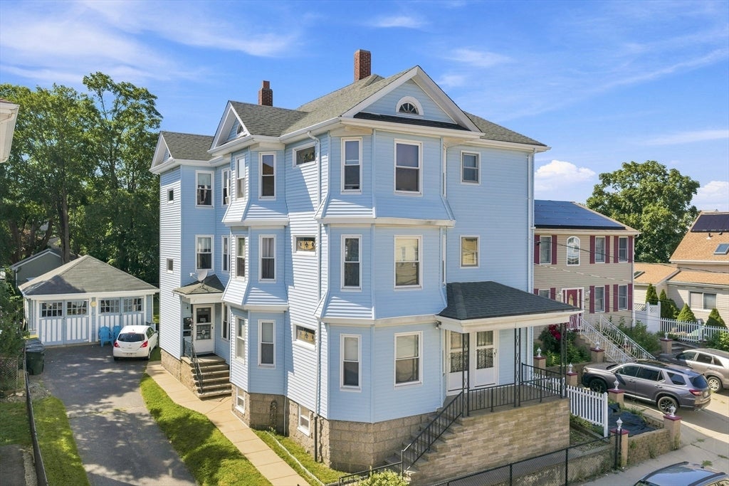 Photo of 173 Kilburn St, Fall River, MA