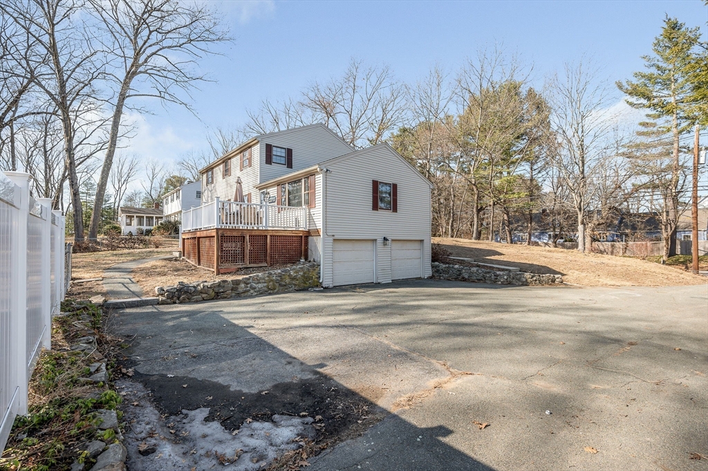565 Elm St