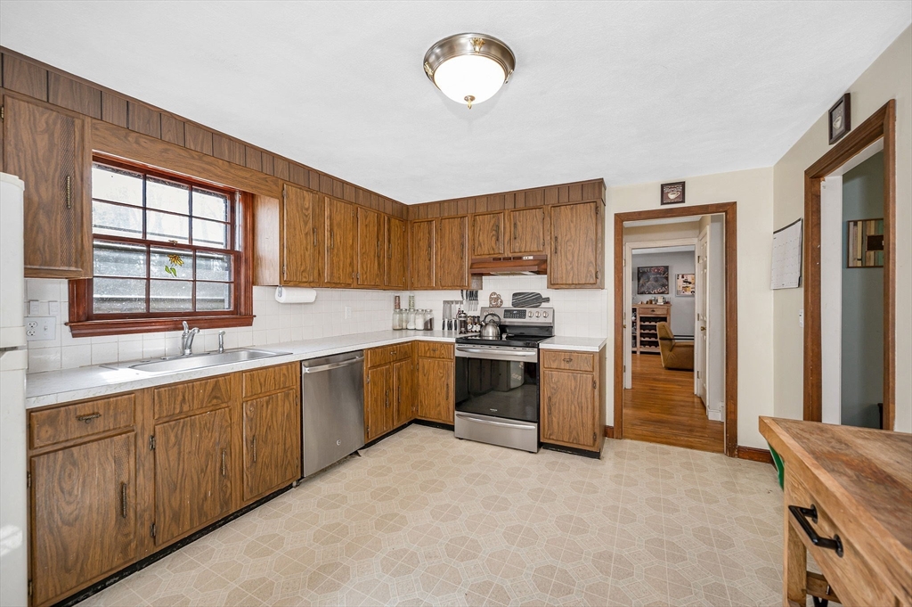 565 Elm St