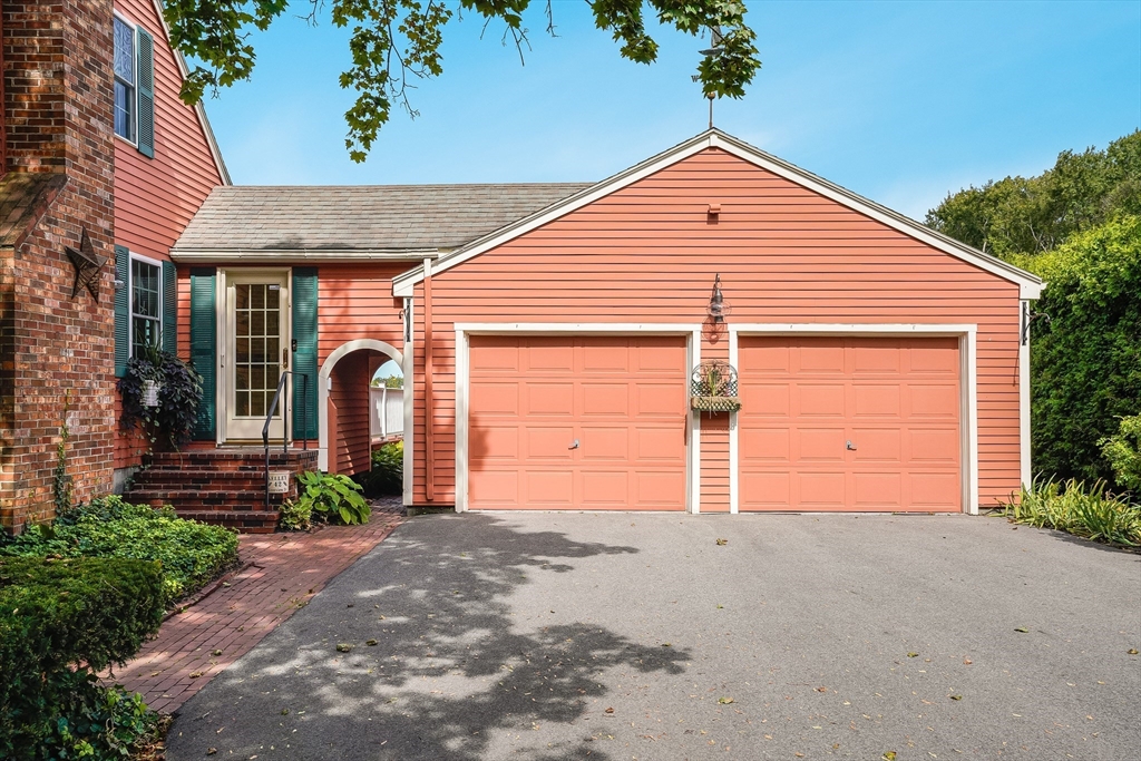 42 Riverview Dr